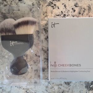 IT Cosmetics Contouring Duo with Black and White Brush